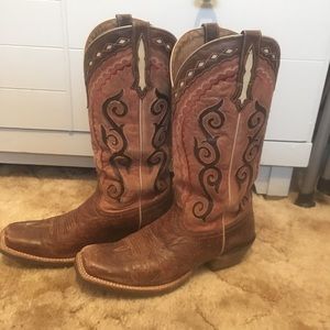 Women’s Ariat Boots 8B